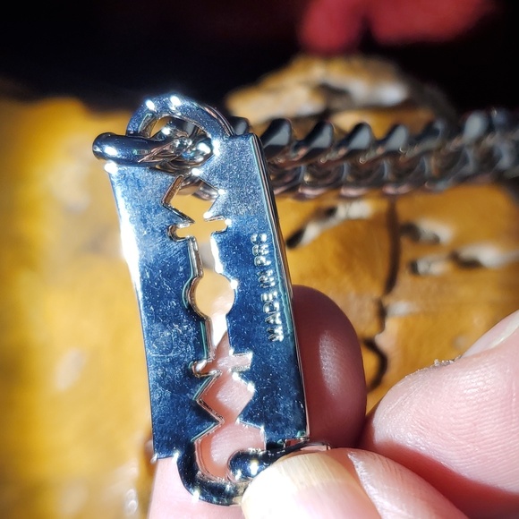 Alexander McQueen Bracelet - Picture 5 of 7